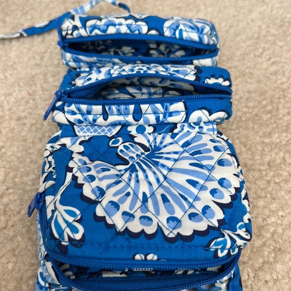 Vera Bradley blue lagoon roll up jewelry travel case - Picture 4 of 4